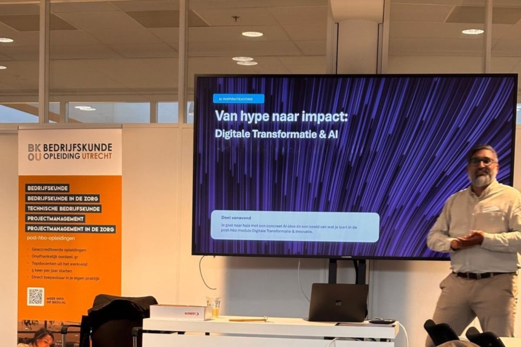 Docent Shiva Jaggan tijdens inspiratiesessie Digitale Transformatie en AI