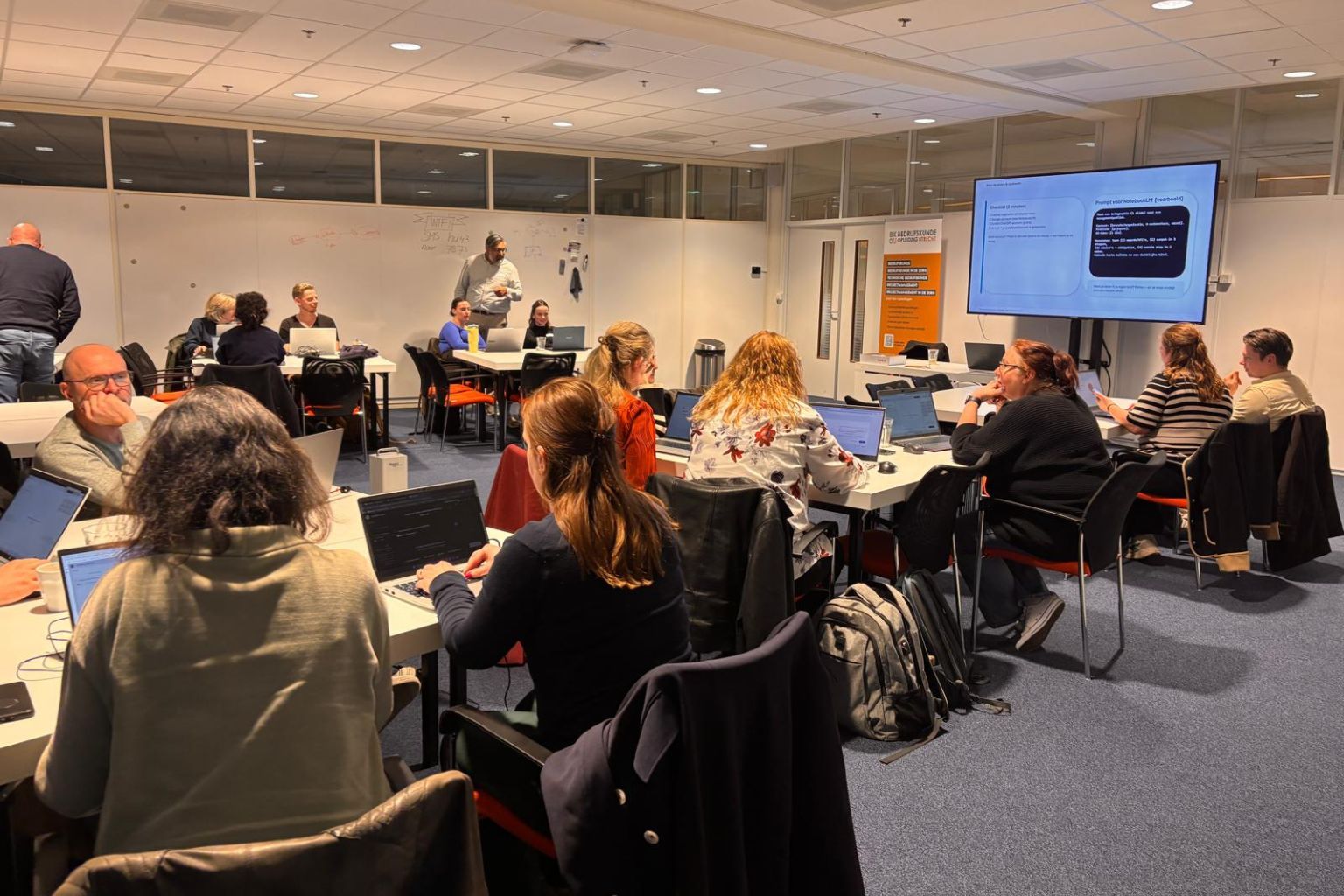 Docent Shiva Jaggan tijdens inspiratiesessie Digitale Transformatie en AI